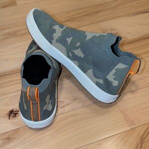L L Bean Stretchy Green Camouflage Sneakers With Orange Accents